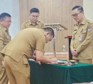 Acara Serahterima Jabatan Kepala BKPSDM Kota Manado