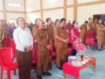 Bupati Minahasa Robby Dondokambey saat menghadiri dan meresmikan gedung serba guna dan kantor Desa Raringis