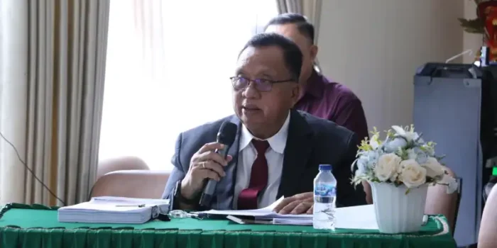 Bupati Robby Dondokambey mengikuti Ujian Seminar Hasil Disertasi Program Doktoral Unima