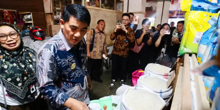 Gubernur Yulius Selvanus Lakukan Sidak di Pasar Bersehati Manado