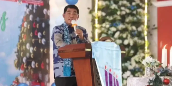 Gubernur Sulut Yulius Selvanus Ibadah natal di GMIM Eben Haezar Bumi Beringin Manado