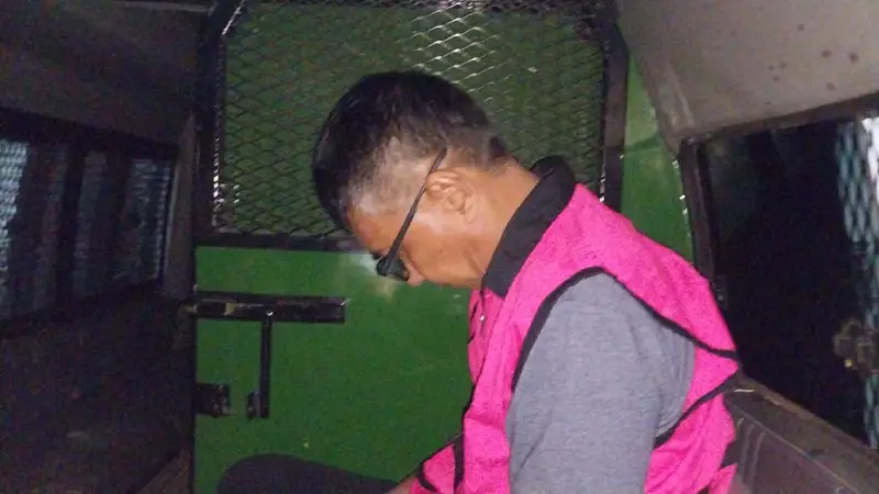 Tersangka korupsi dana pendidikan SMA Negeri I Sitaro