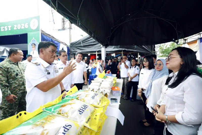 Gubernur Sulut pantau langsung Gerakan Pangan Murah di Bitung