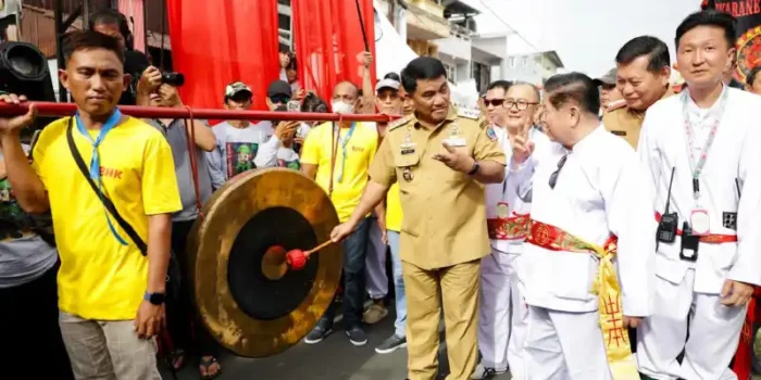 Cap Go Meh 2577 dihadiri Gubernur Sulut Yulius Selvanus