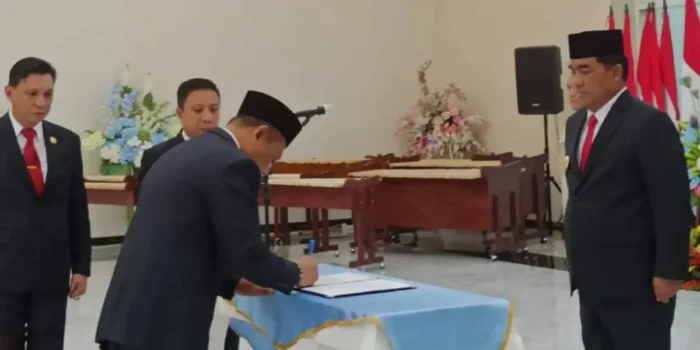 Gubernur Yulius melantik pejabat pemprov sulut