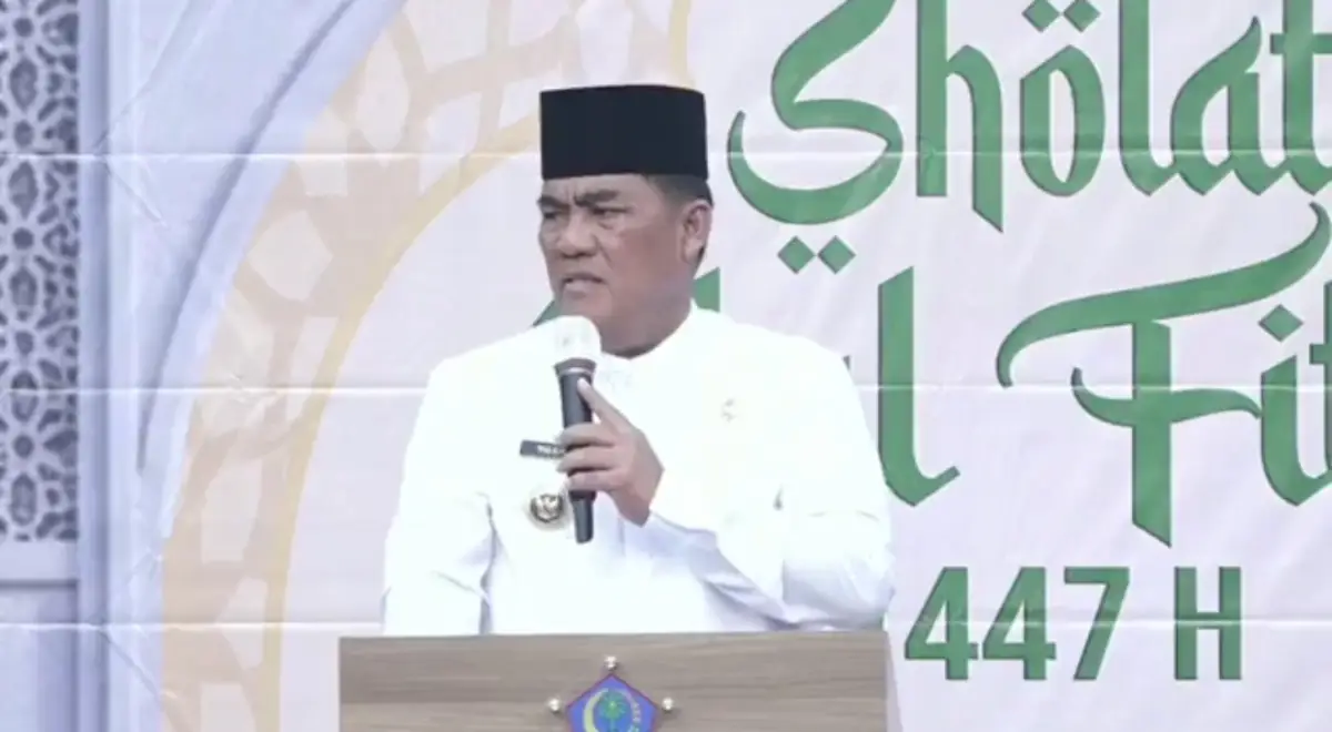 Sholat idul Fitri di lapangan sparta Tikala dihadiri Gubernur Yulius Selvanus