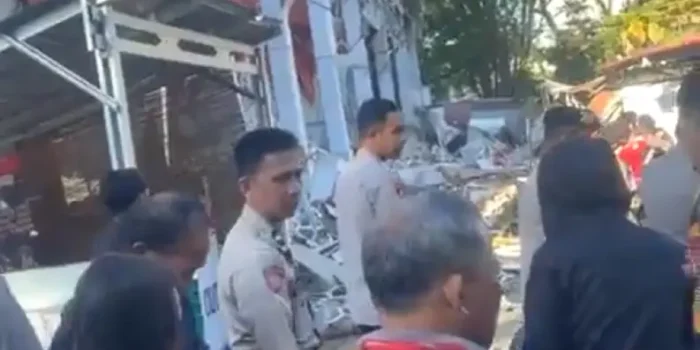 Gempa Manado 7,6 Magnitudo