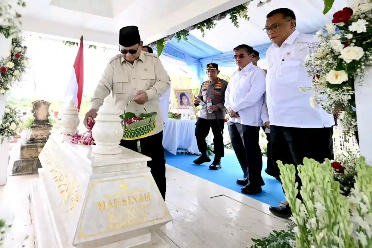 Ziarah ke Makam Marsinah