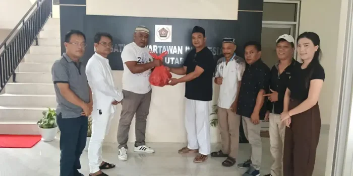 Penyaluran Hewan Kurban di Kantor PWI Sulut