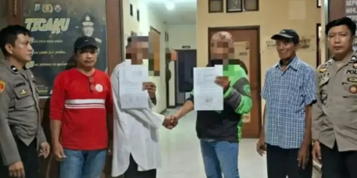 Salah paham warga Pandu berakhir damai