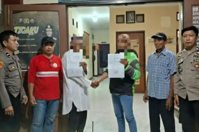 Salah paham warga Pandu berakhir damai
