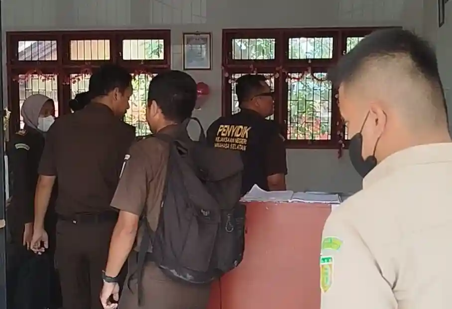Kejari Minsel Geledah Kantor Dikbud