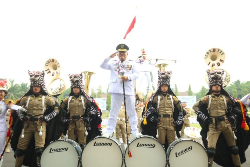 Gubernur Yulius terima penghargaan dari IPDN di Jatinangor
